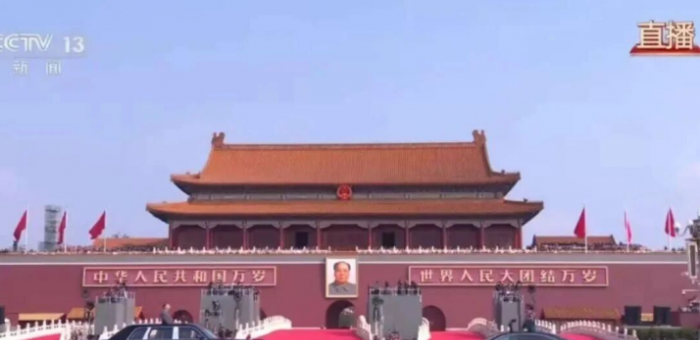 閱兵典禮上大放異彩后，紅旗也要在越野市場(chǎng)大干一場(chǎng)